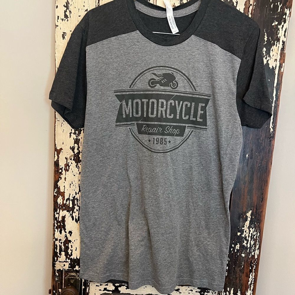 NWT men’s Motorcycle Repair Shop 1985 T-shirt. L.